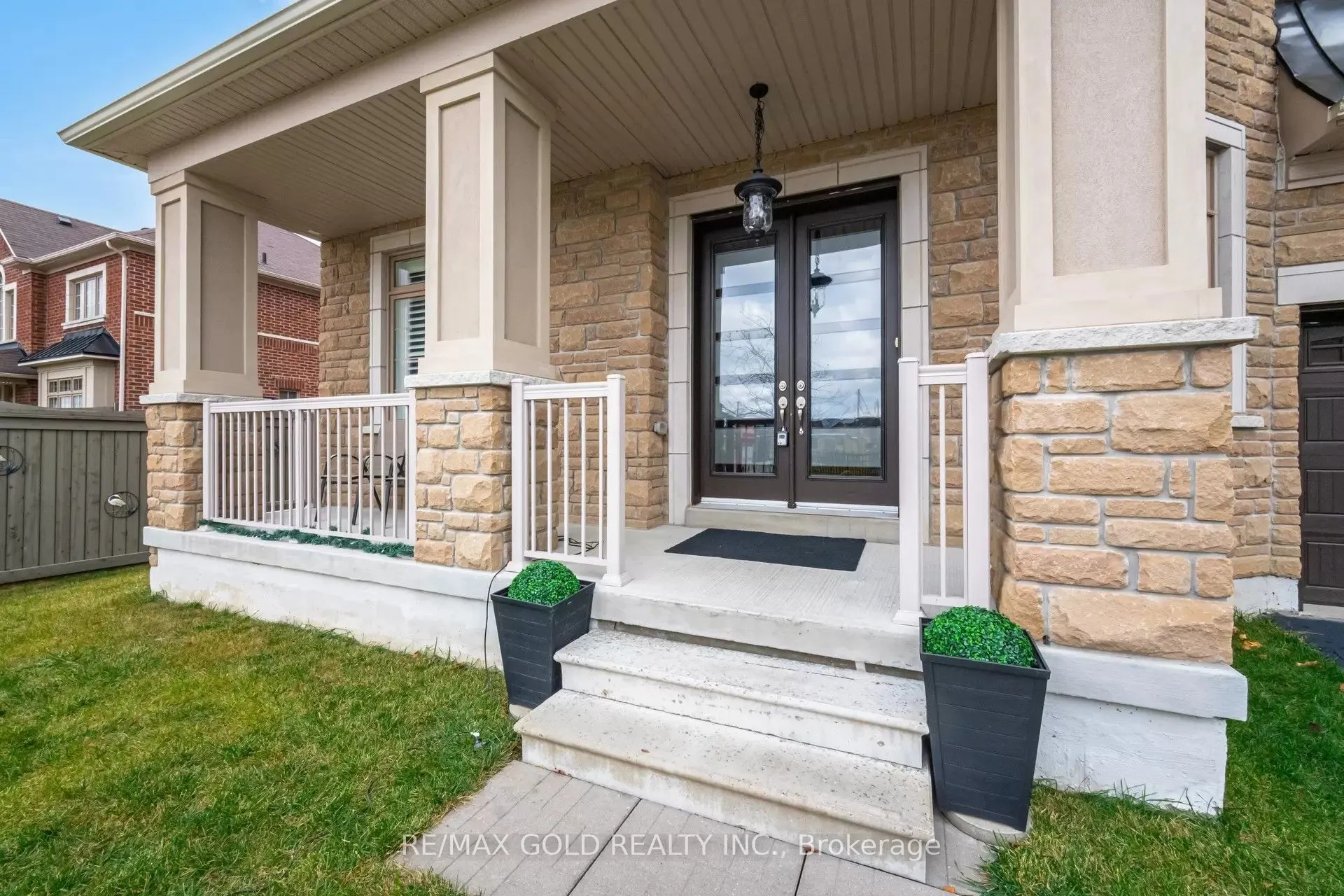 71 Squire Ellis Drive