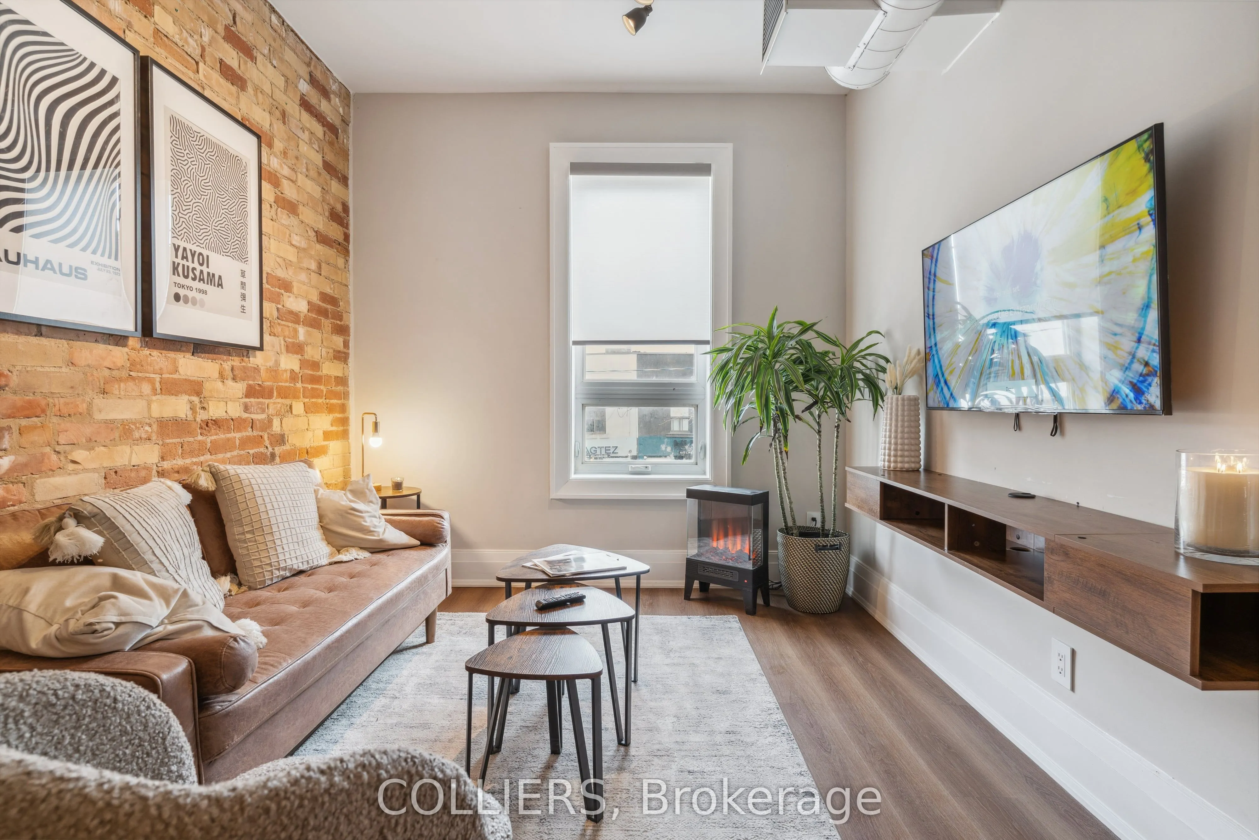 1320 Queen Street W