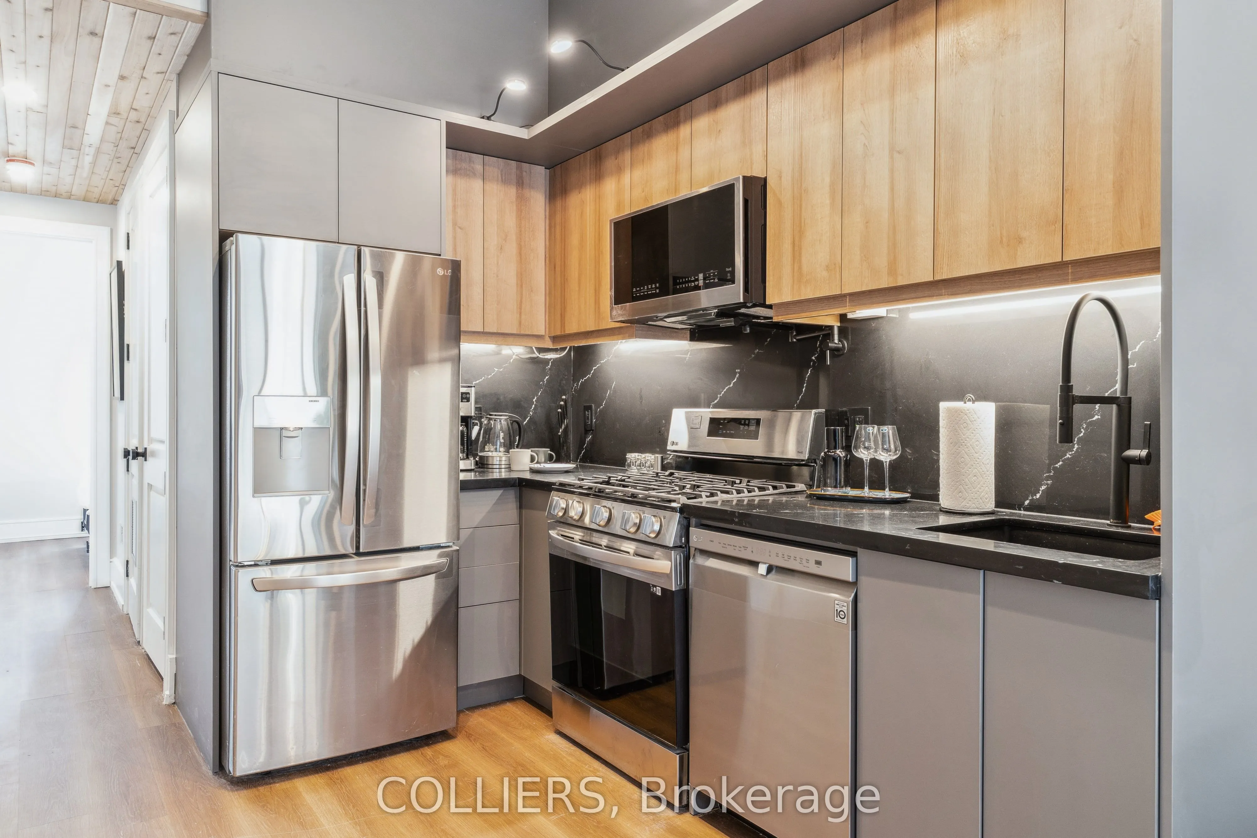 1320 Queen Street W
