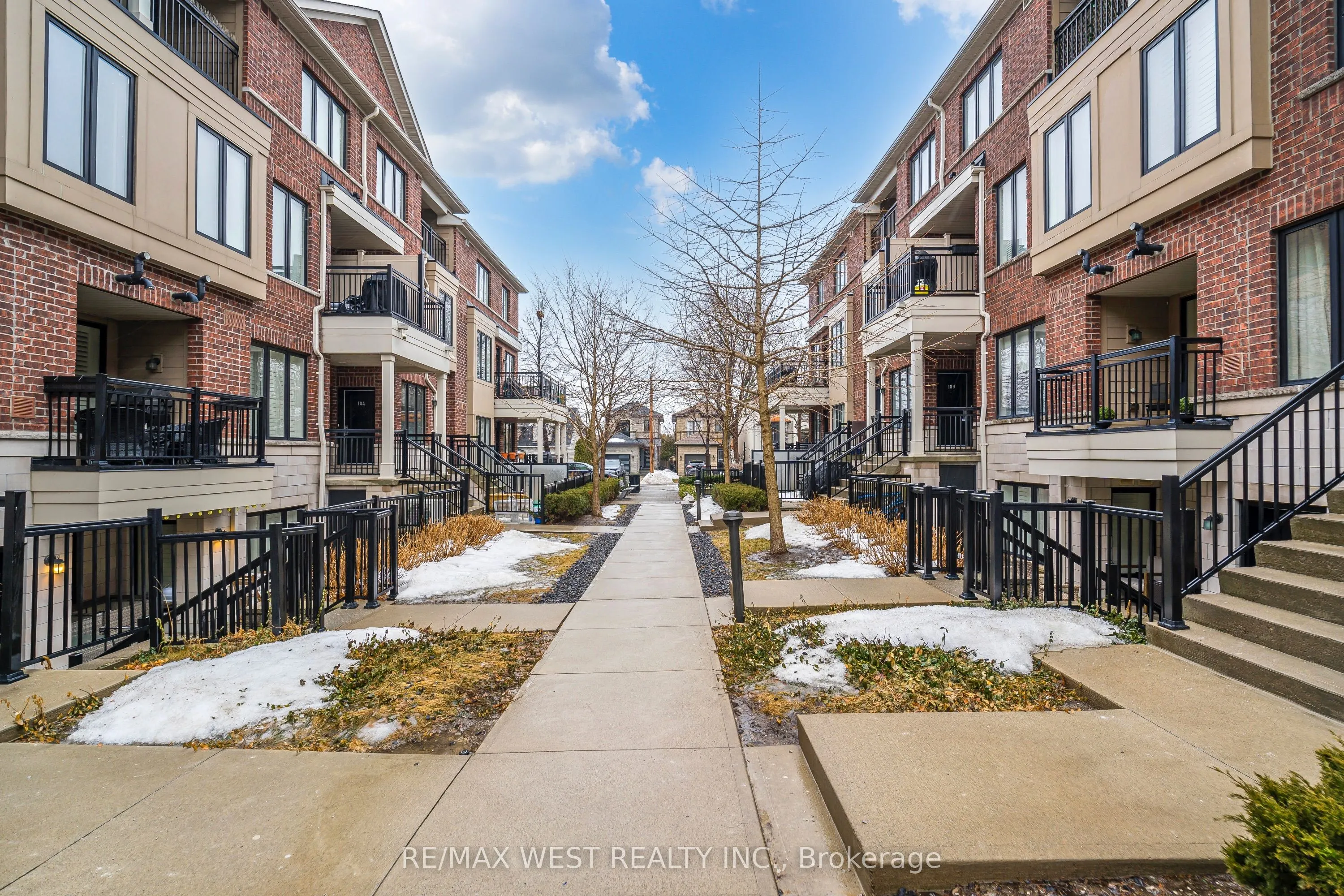 40 Carnation Avenue, #113
