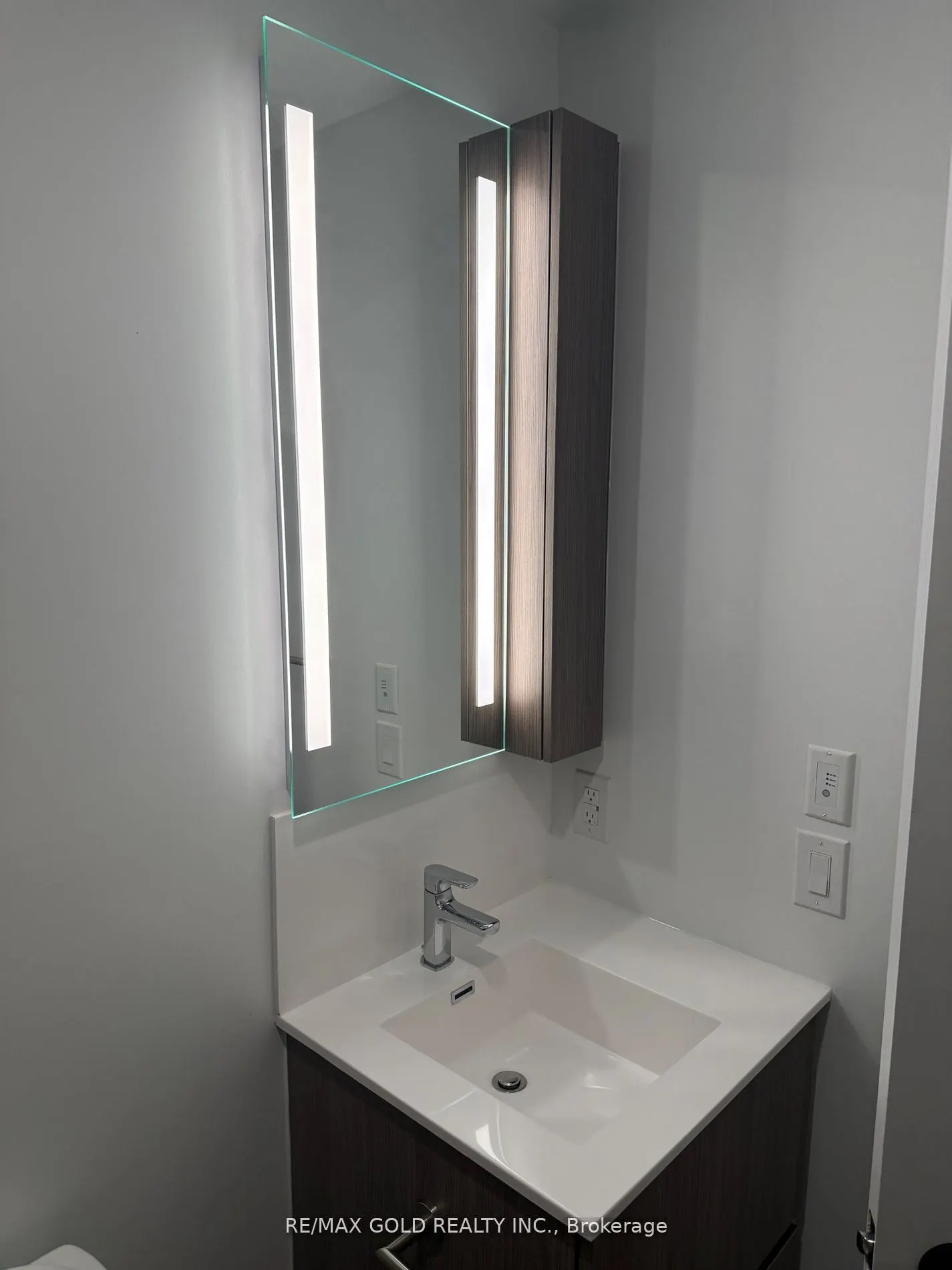 220 Missinnihe Way, #1103
