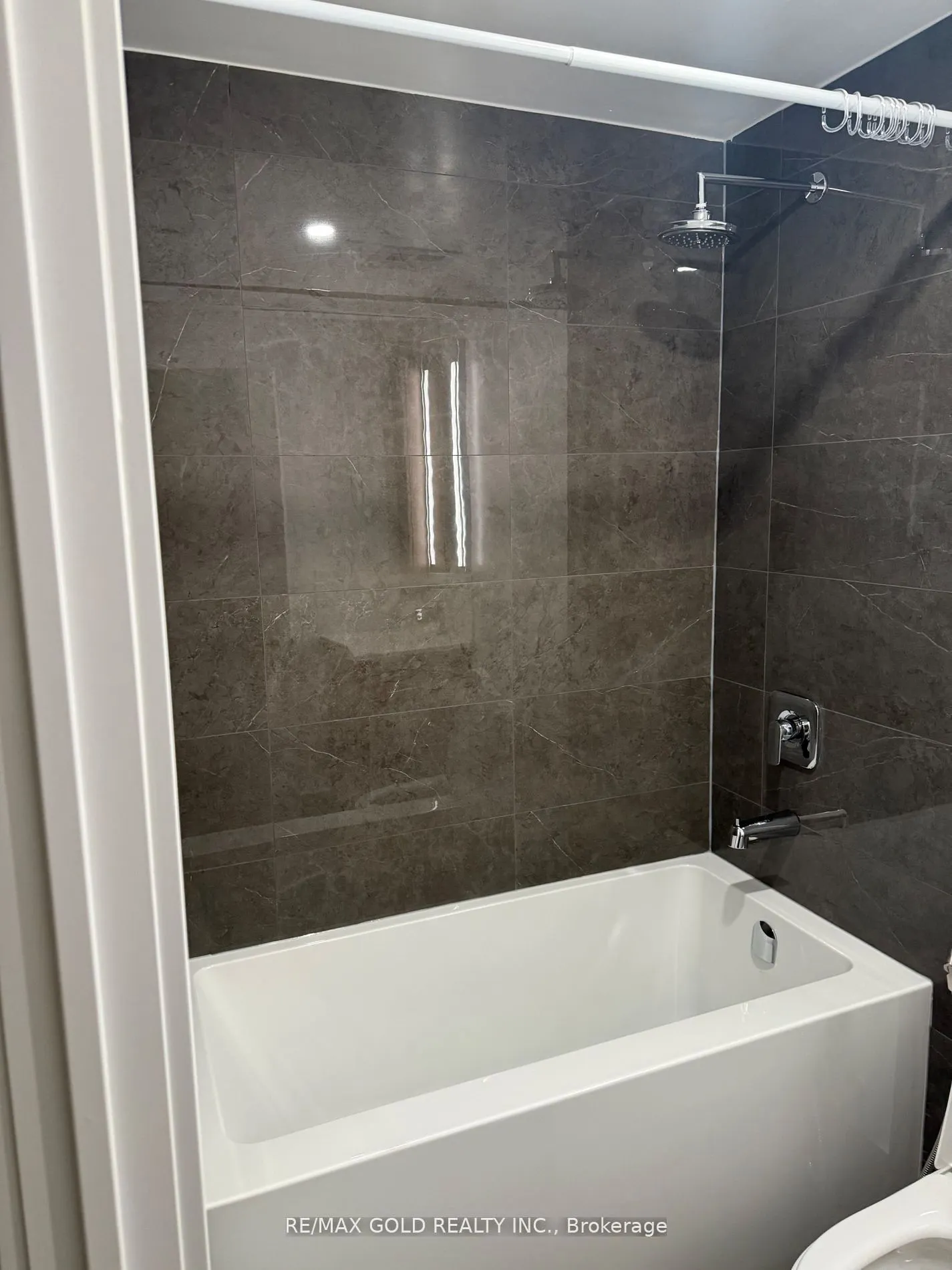 220 Missinnihe Way, #1103
