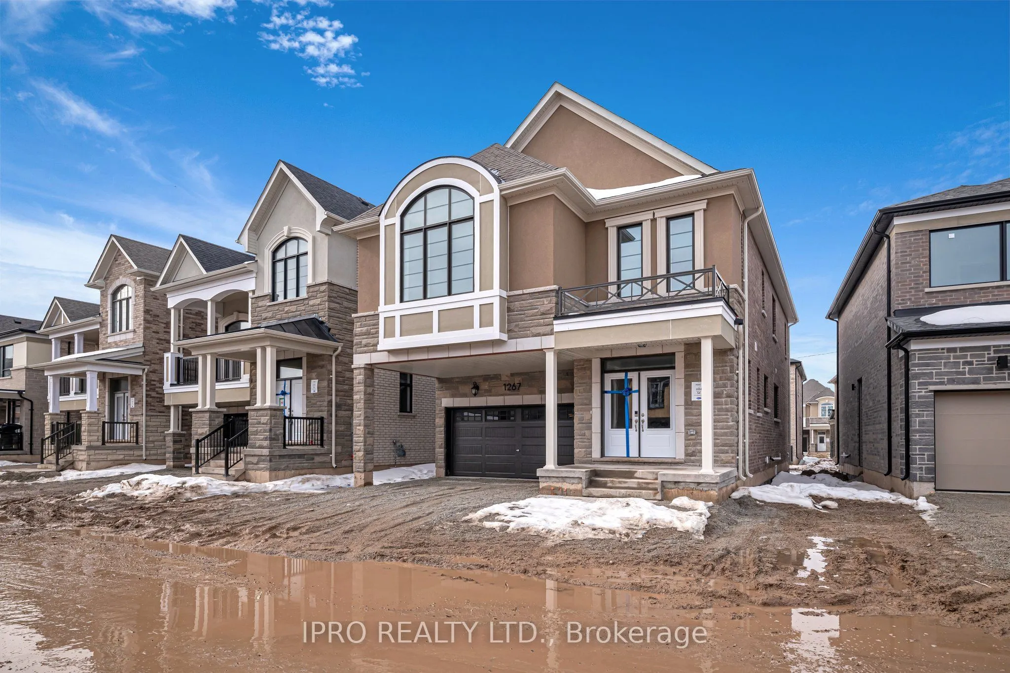 1267 Temperance Crescent