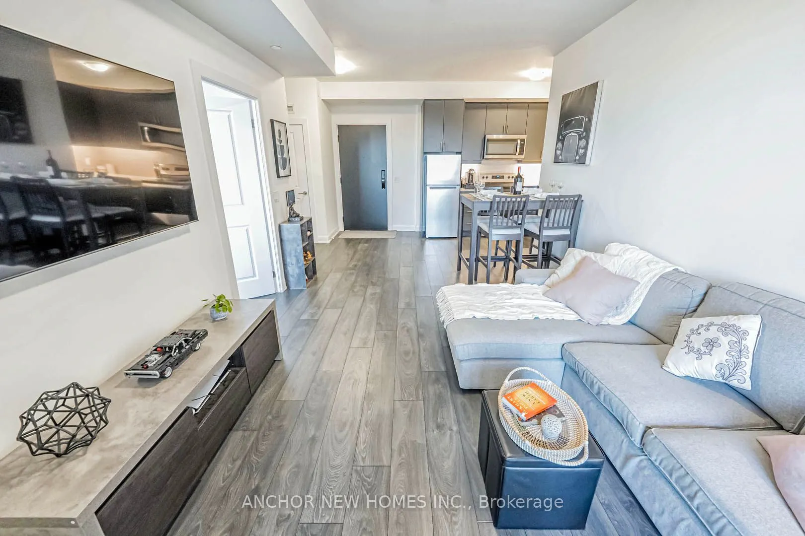 3220 William Coltson Ave Avenue E, #302