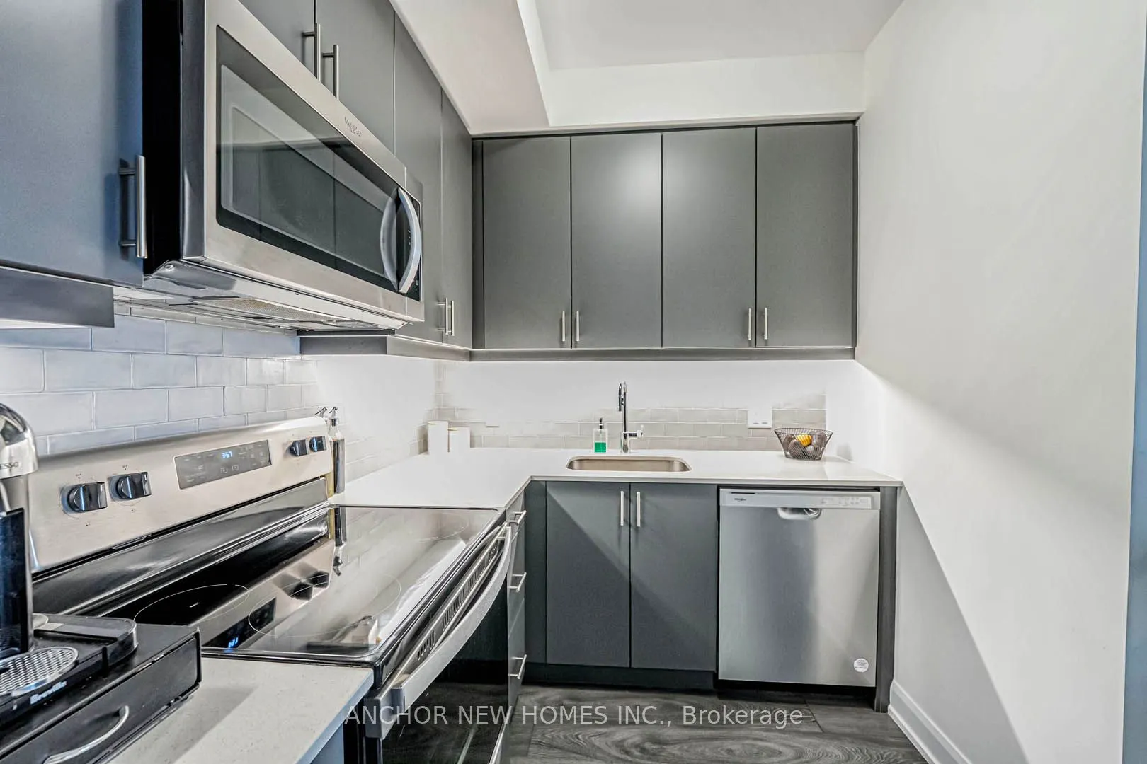 3220 William Coltson Ave Avenue E, #302