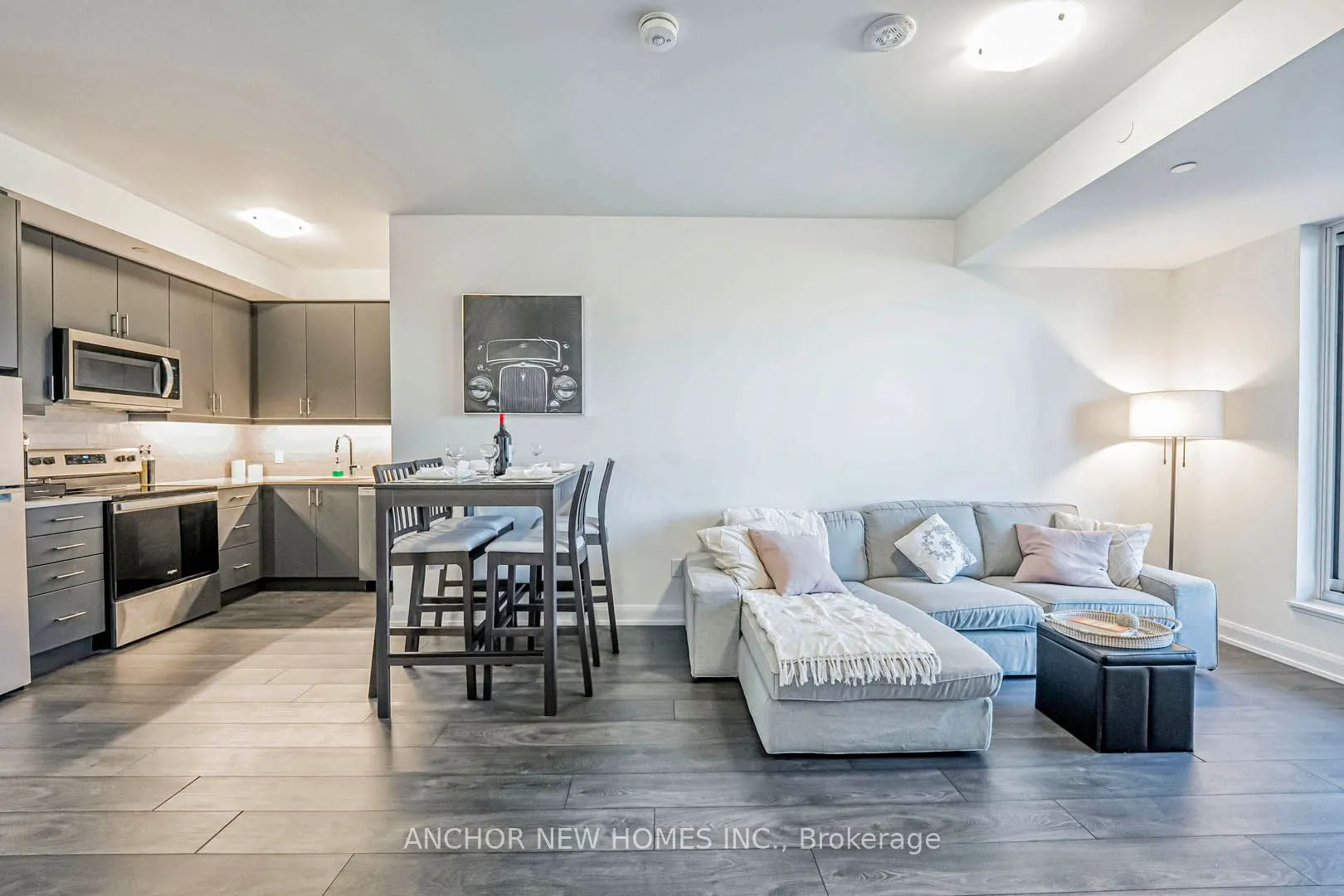 3220 William Coltson Ave Avenue E, #302