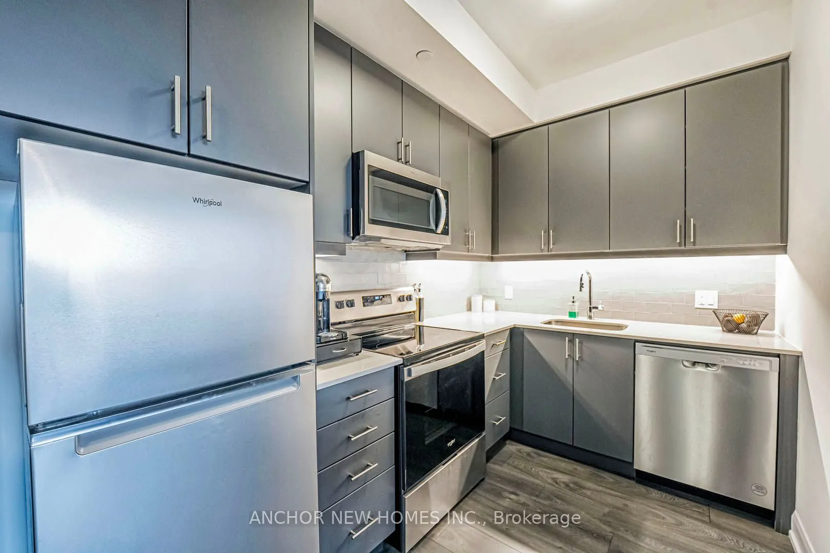 3220 William Coltson Ave Avenue E, #302
