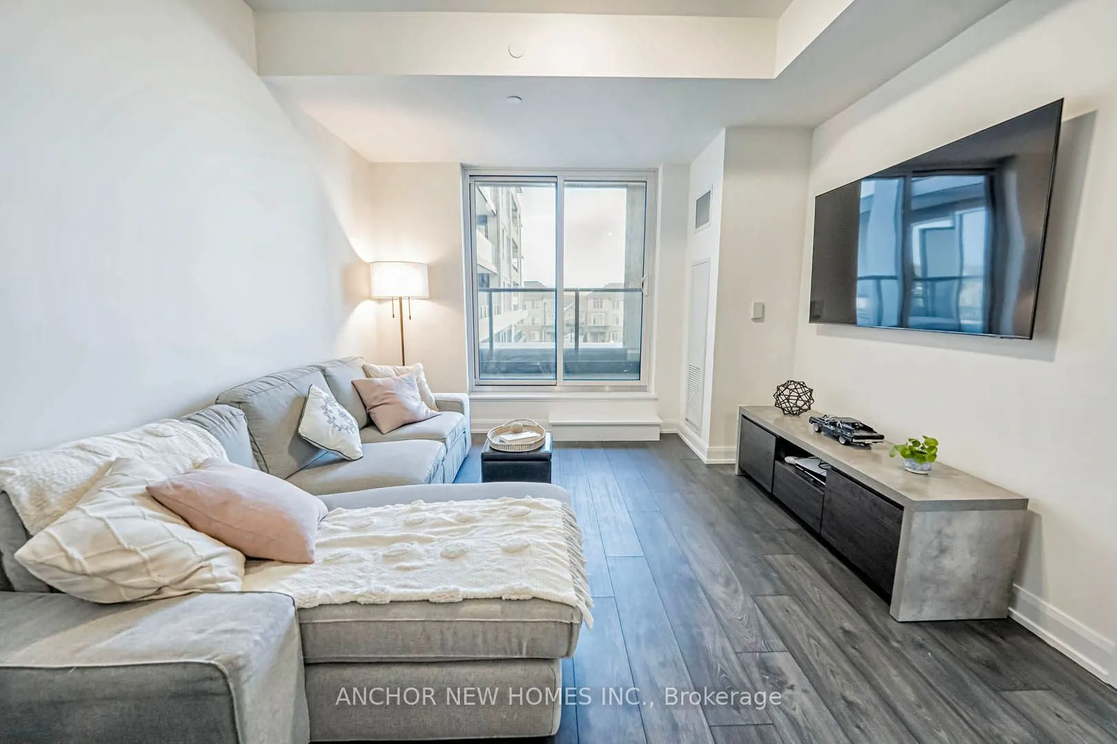 3220 William Coltson Ave Avenue E, #302