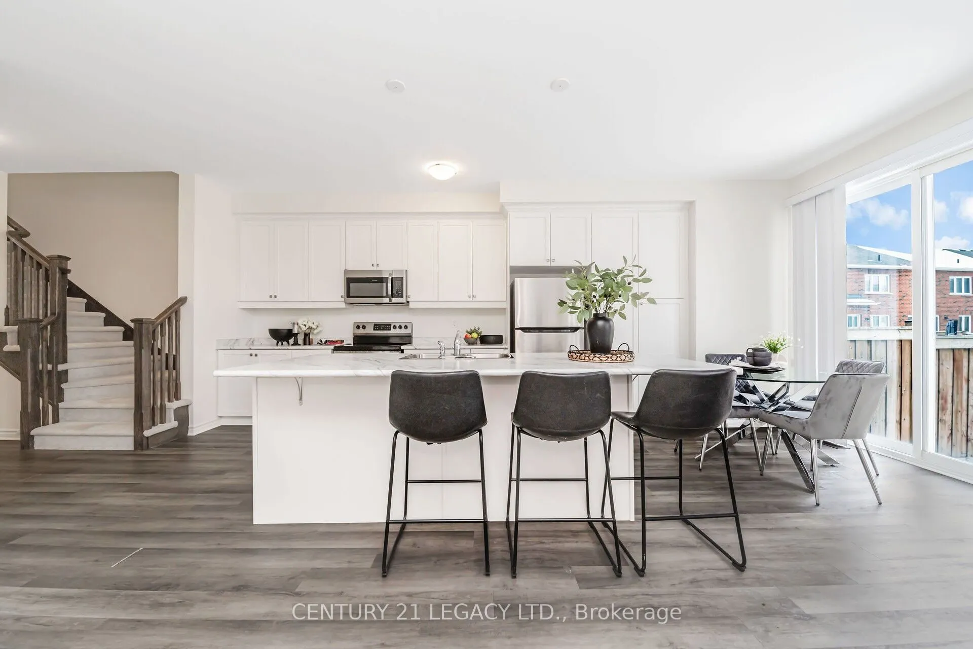 932 Cherry Court