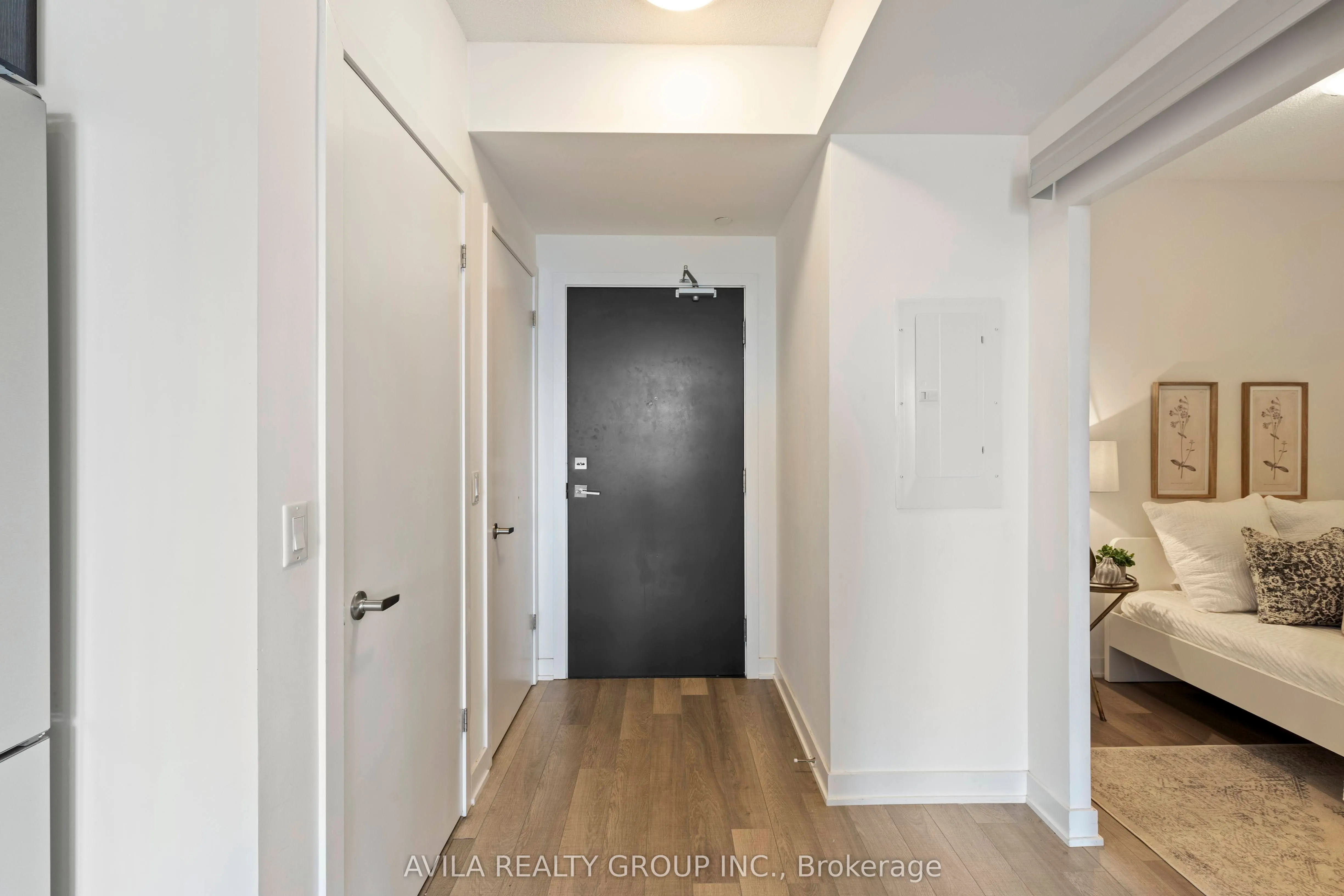 5220 Dundas Street, #D420