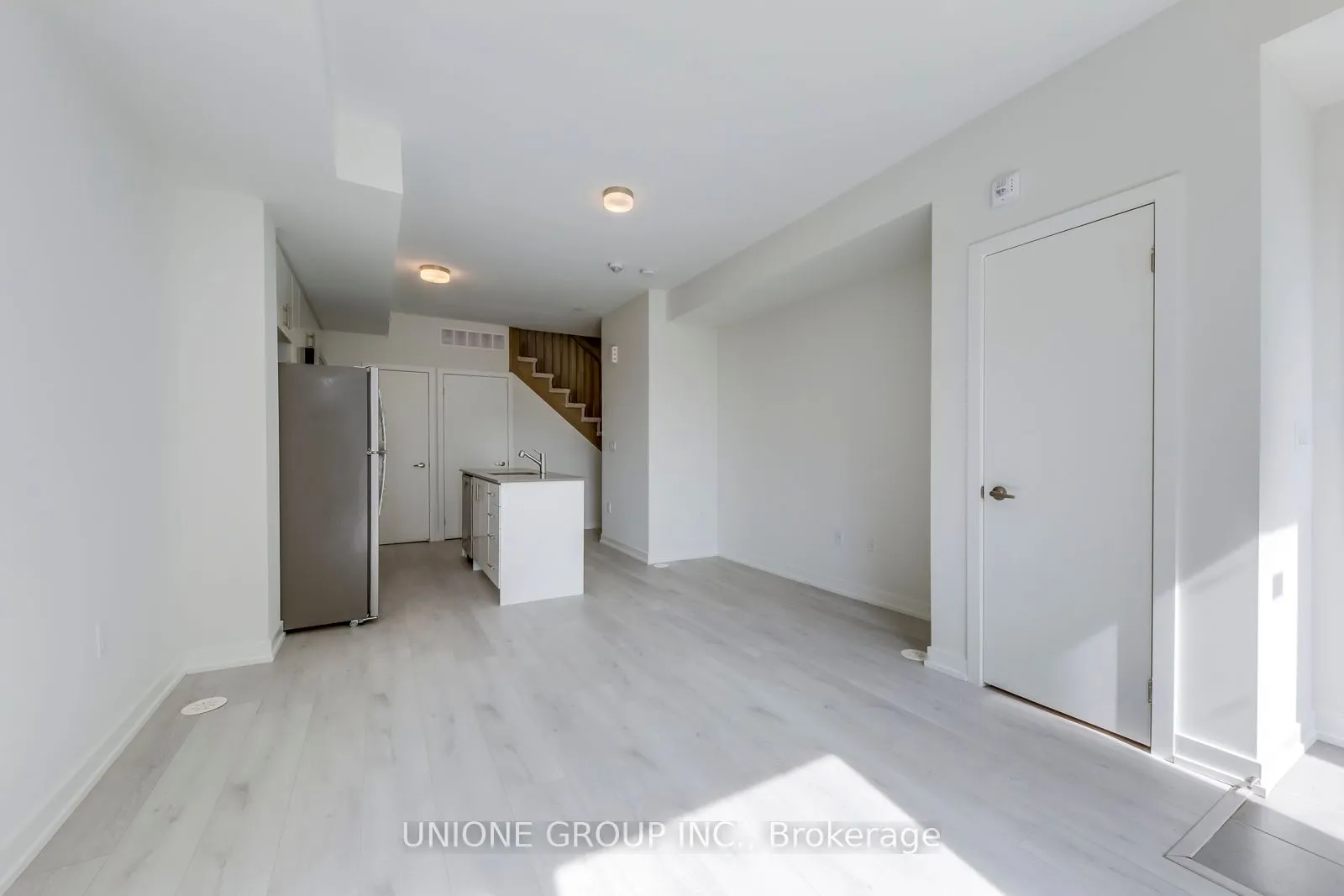 3562 Colonial Drive, #12