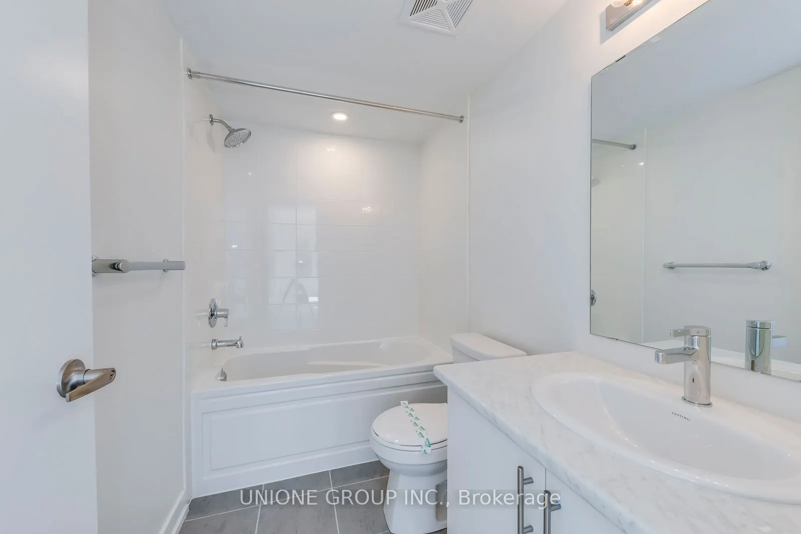 3562 Colonial Drive, #12