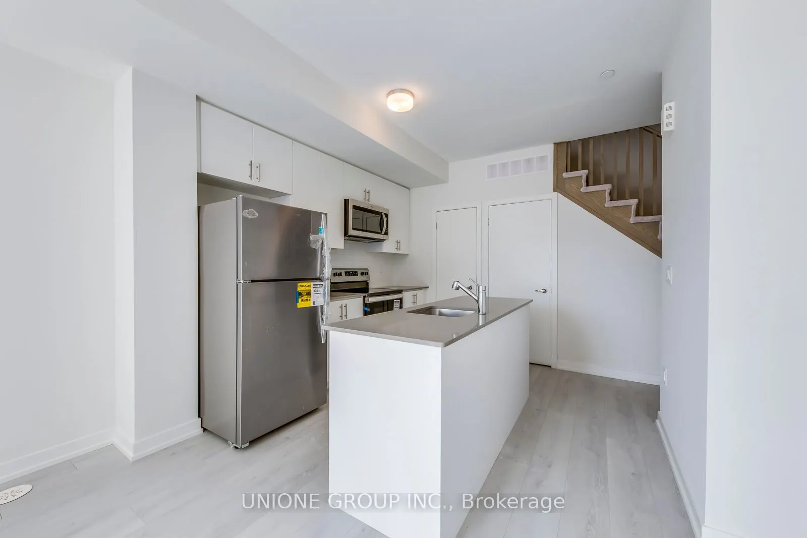 3562 Colonial Drive, #12
