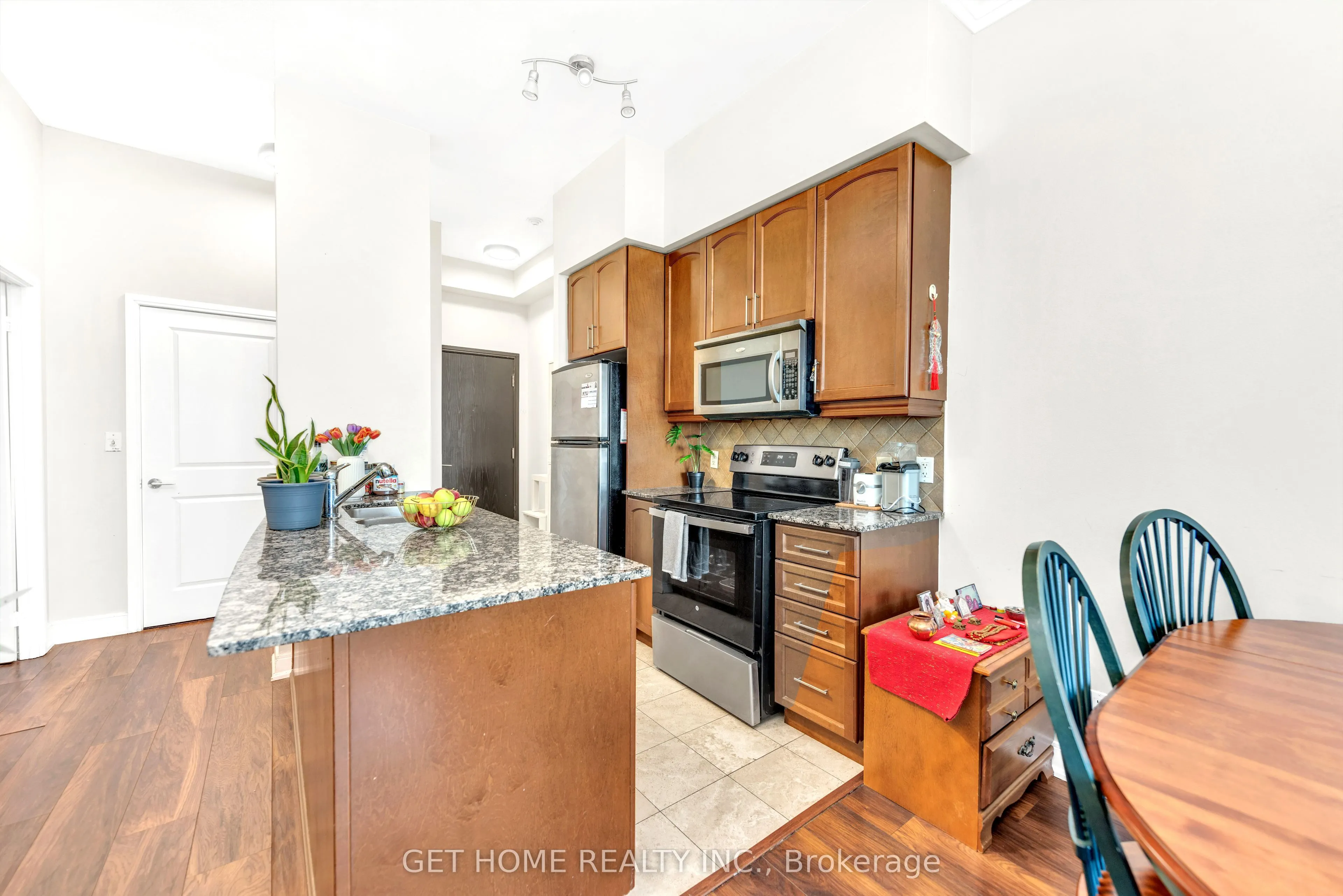 80 Absolute Avenue, #3410