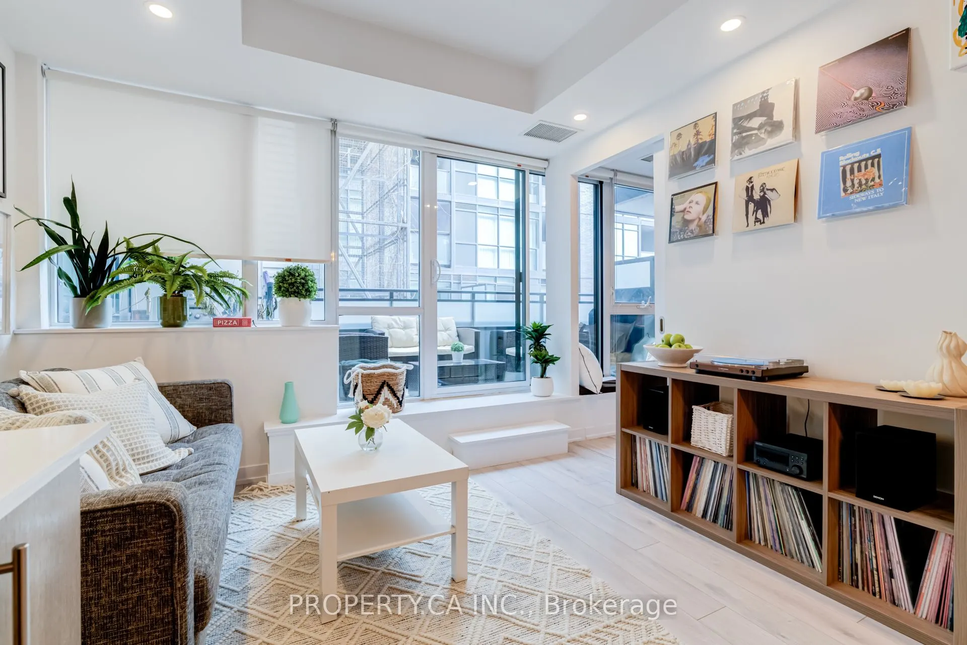 38 Howard Park Avenue, #212