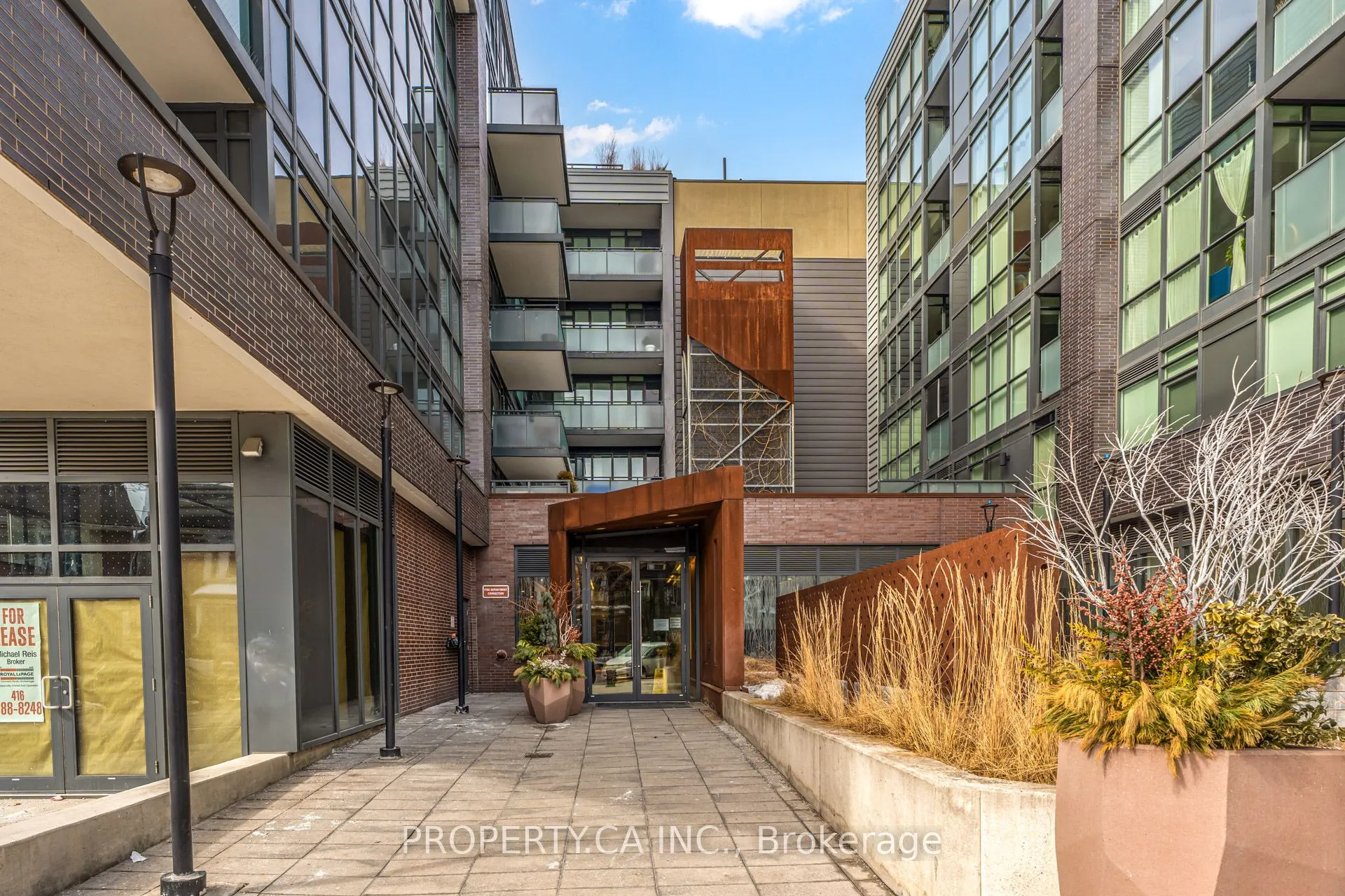 38 Howard Park Avenue, #212