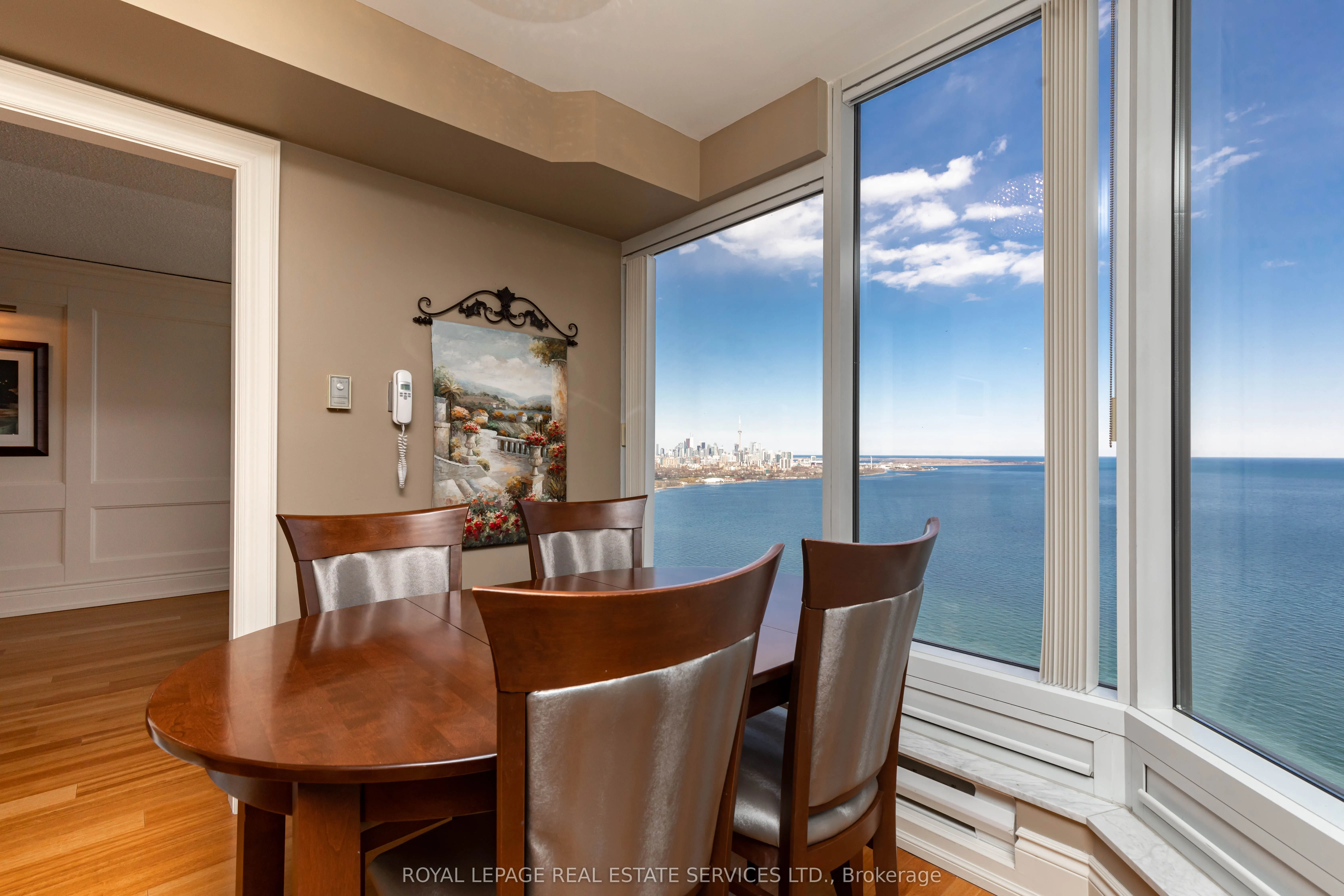 1 Palace Pier Court, #4201