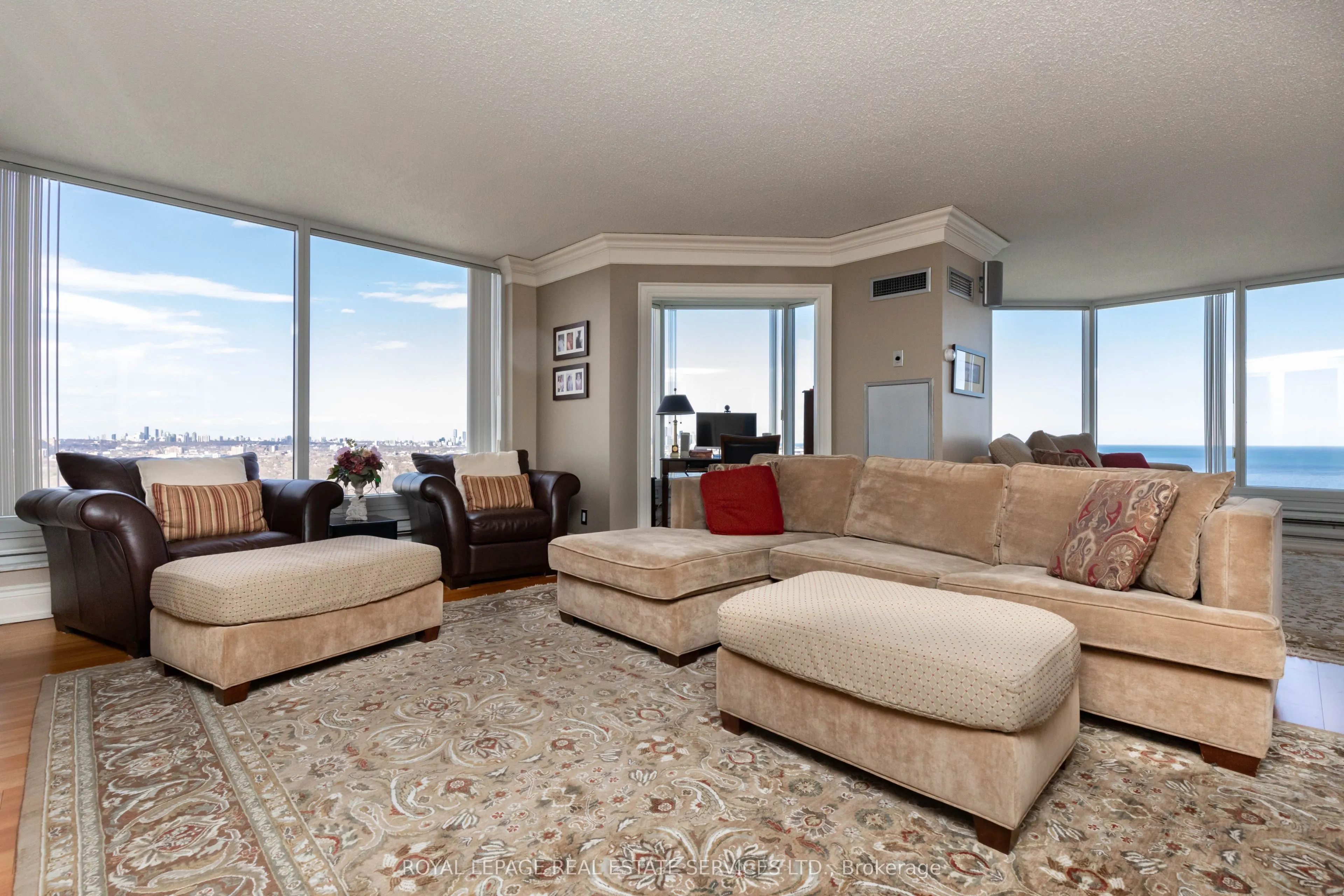 1 Palace Pier Court, #4201
