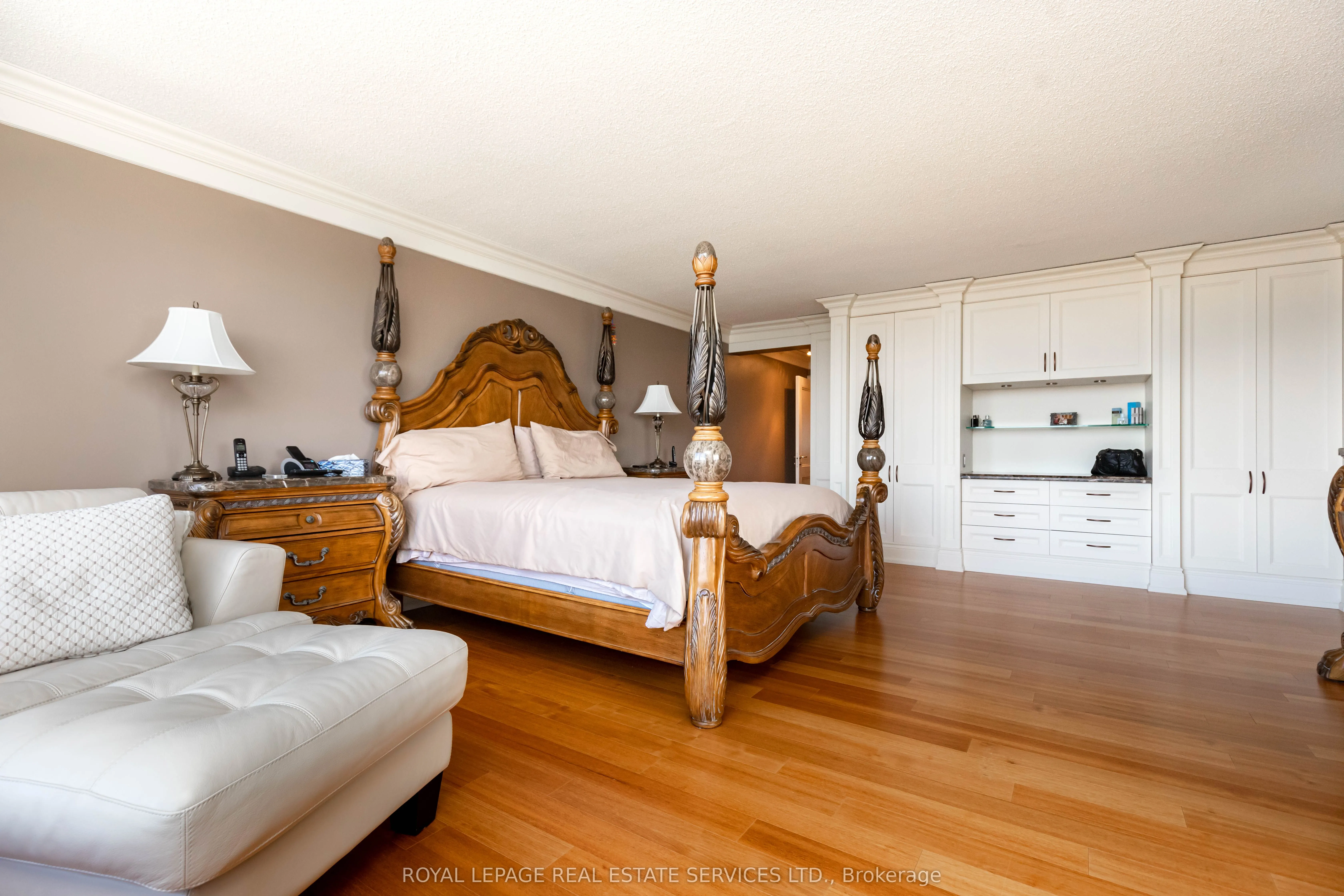 1 Palace Pier Court, #4201