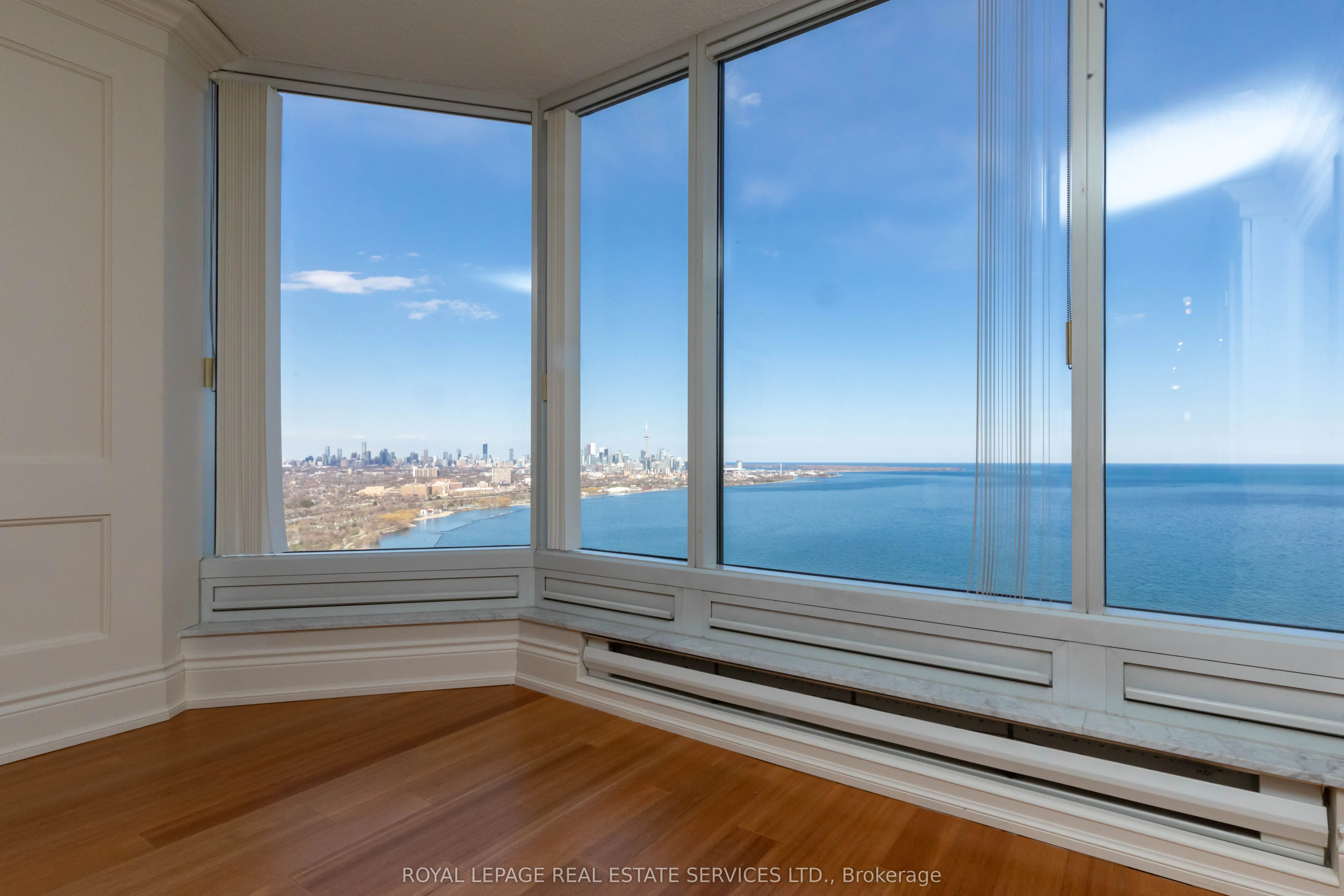 1 Palace Pier Court, #4201