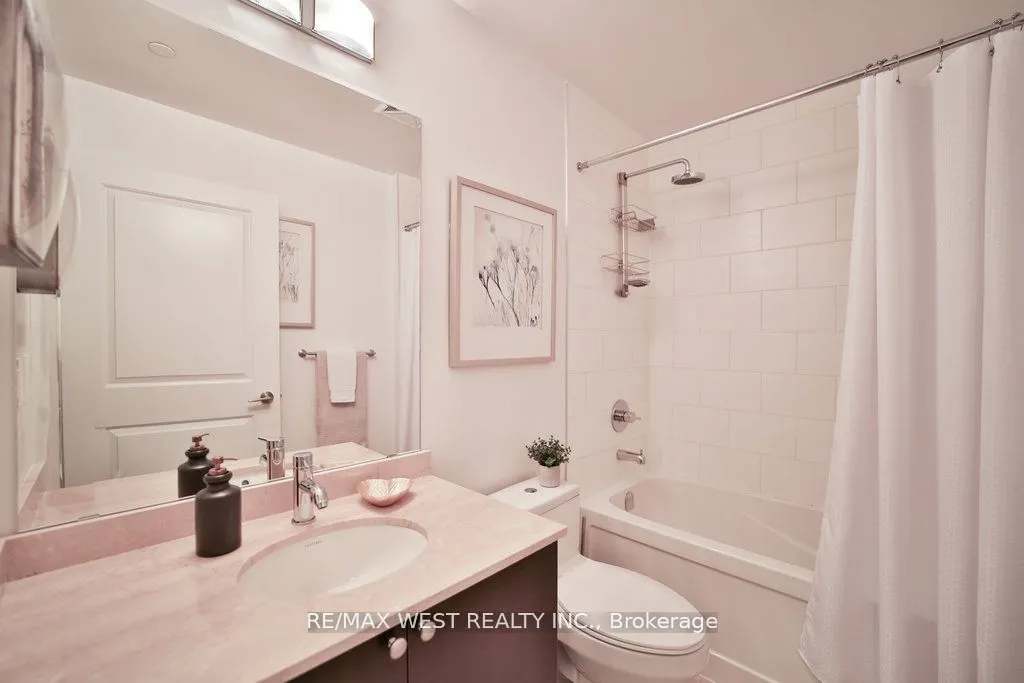 25 Fontenay Court, #808