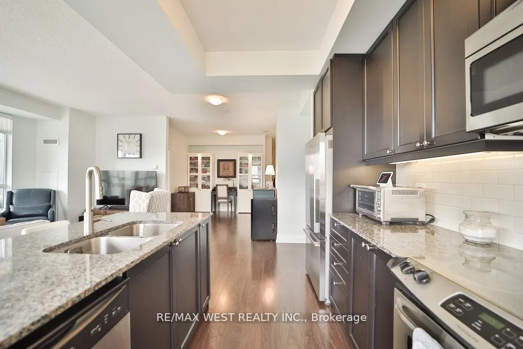 25 Fontenay Court, #808