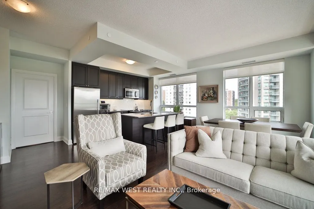 25 Fontenay Court, #808