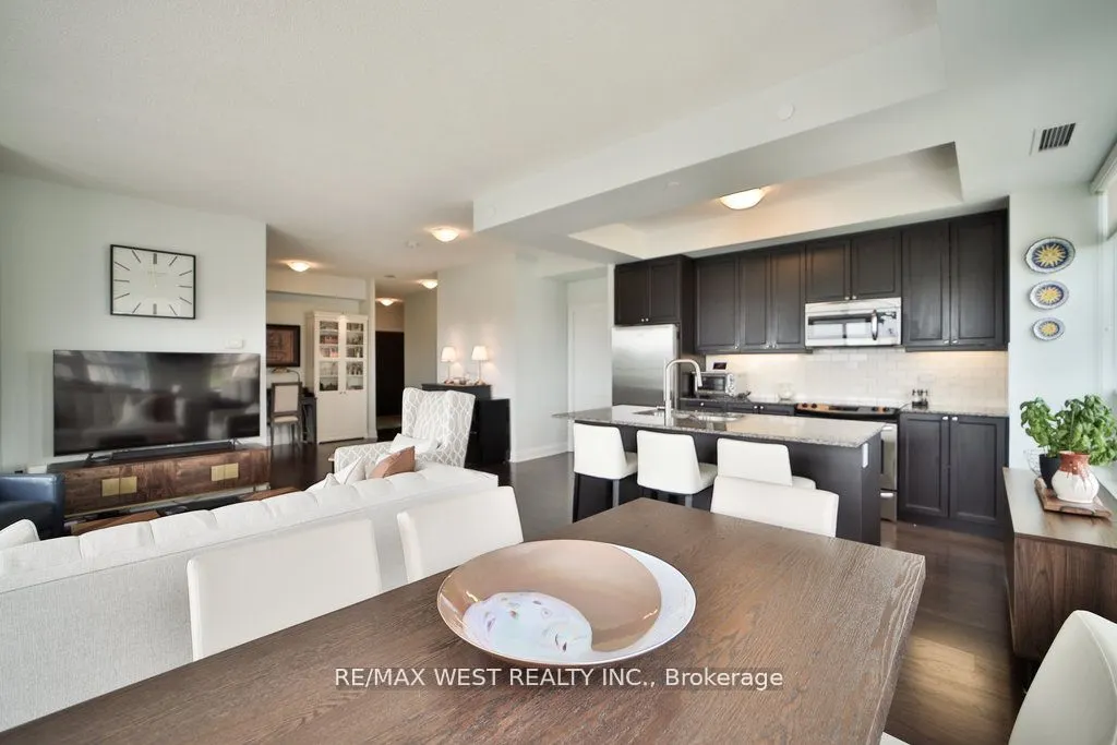 25 Fontenay Court, #808