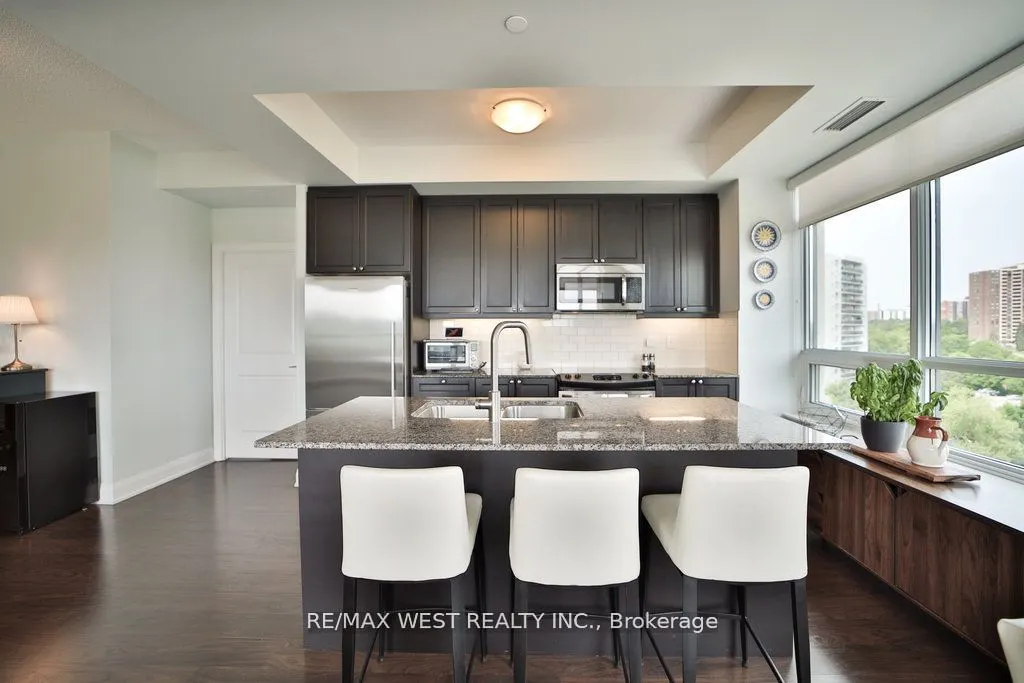 25 Fontenay Court, #808