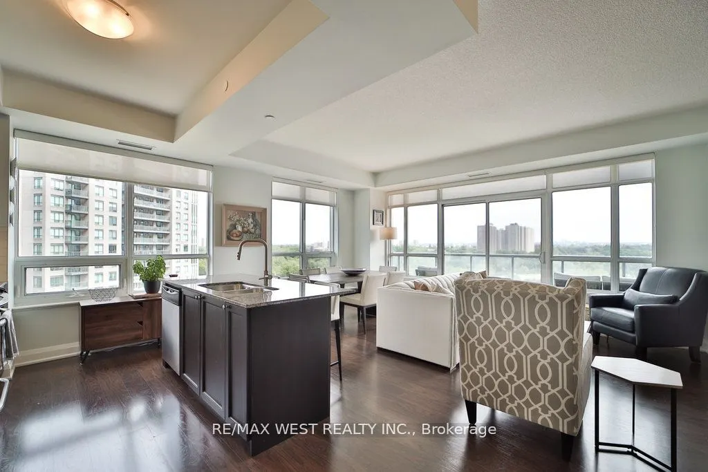 25 Fontenay Court, #808
