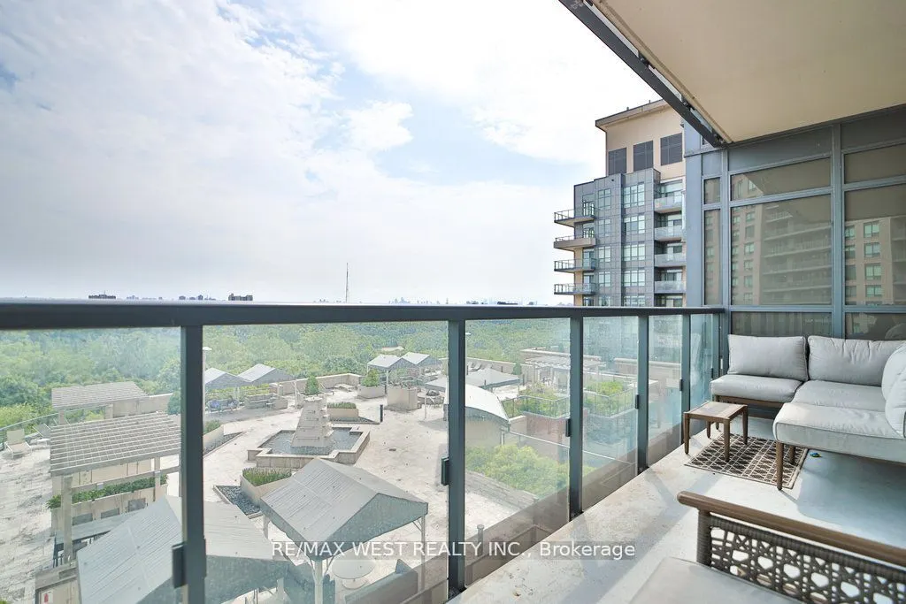 25 Fontenay Court, #808