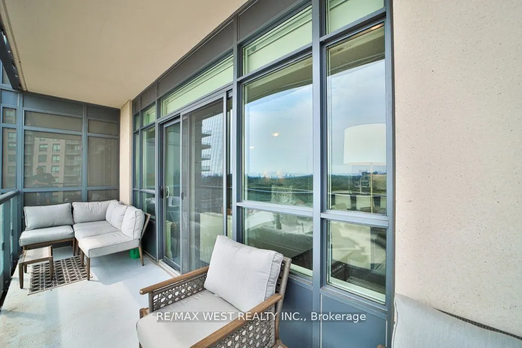 25 Fontenay Court, #808