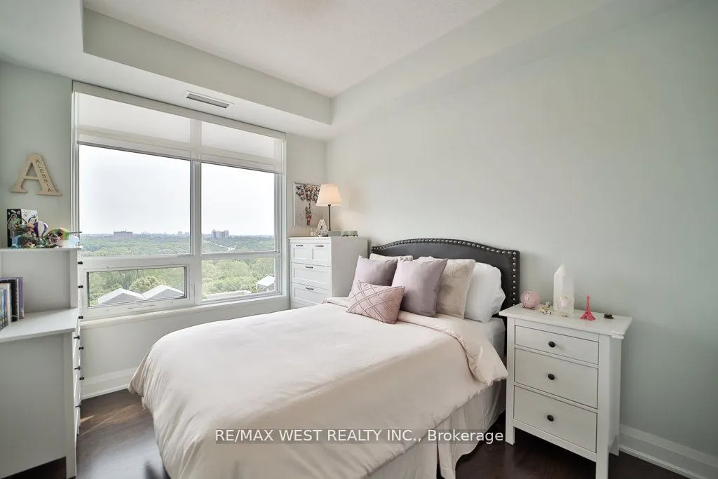25 Fontenay Court, #808