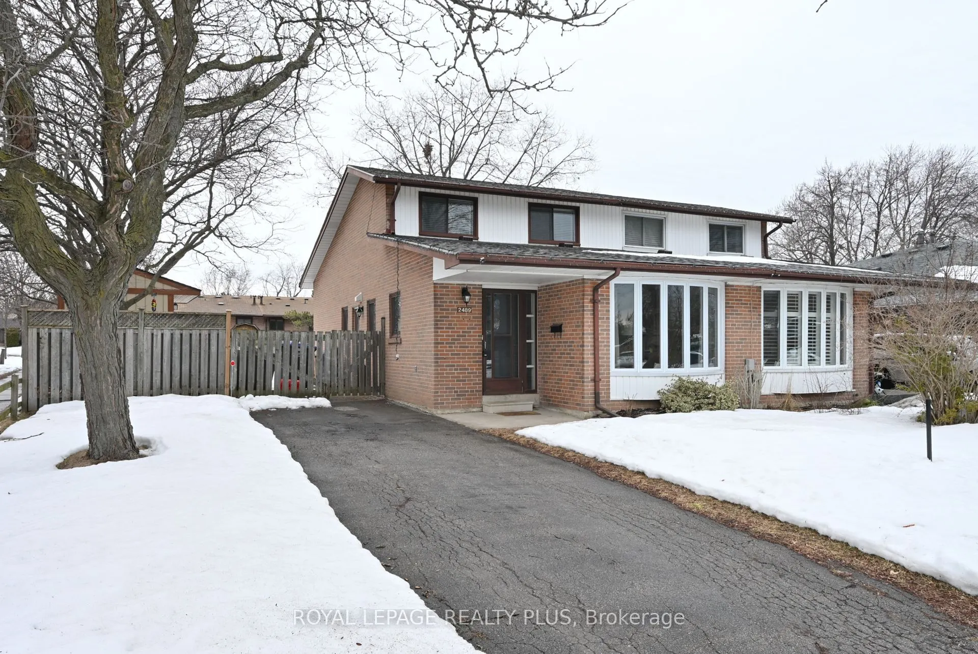 2489 Yeovil Road