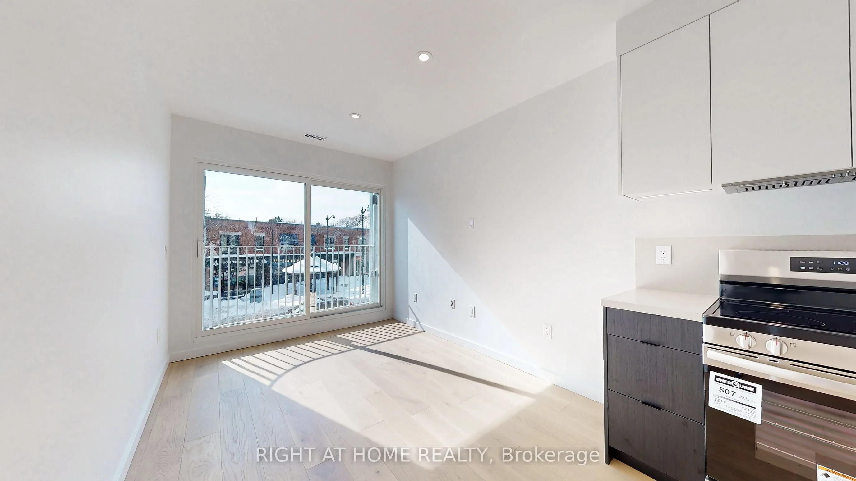 3122 Dundas Street W #Unit 3