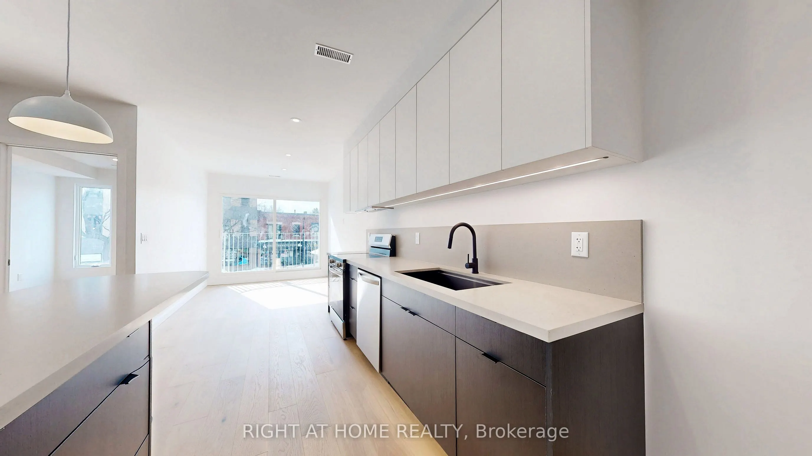 3122 Dundas Street W #Unit 3