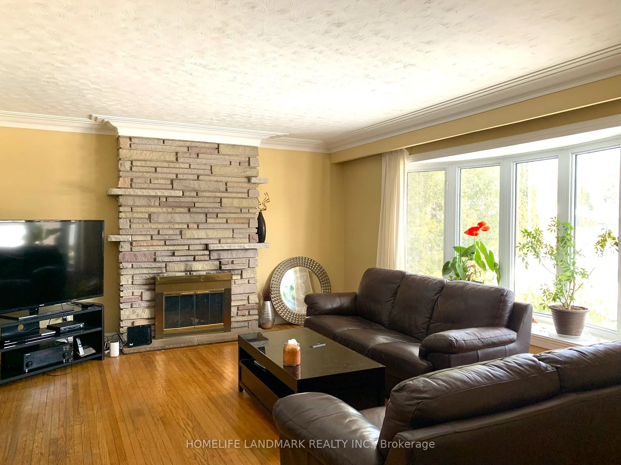 659 Gayne Boulevard