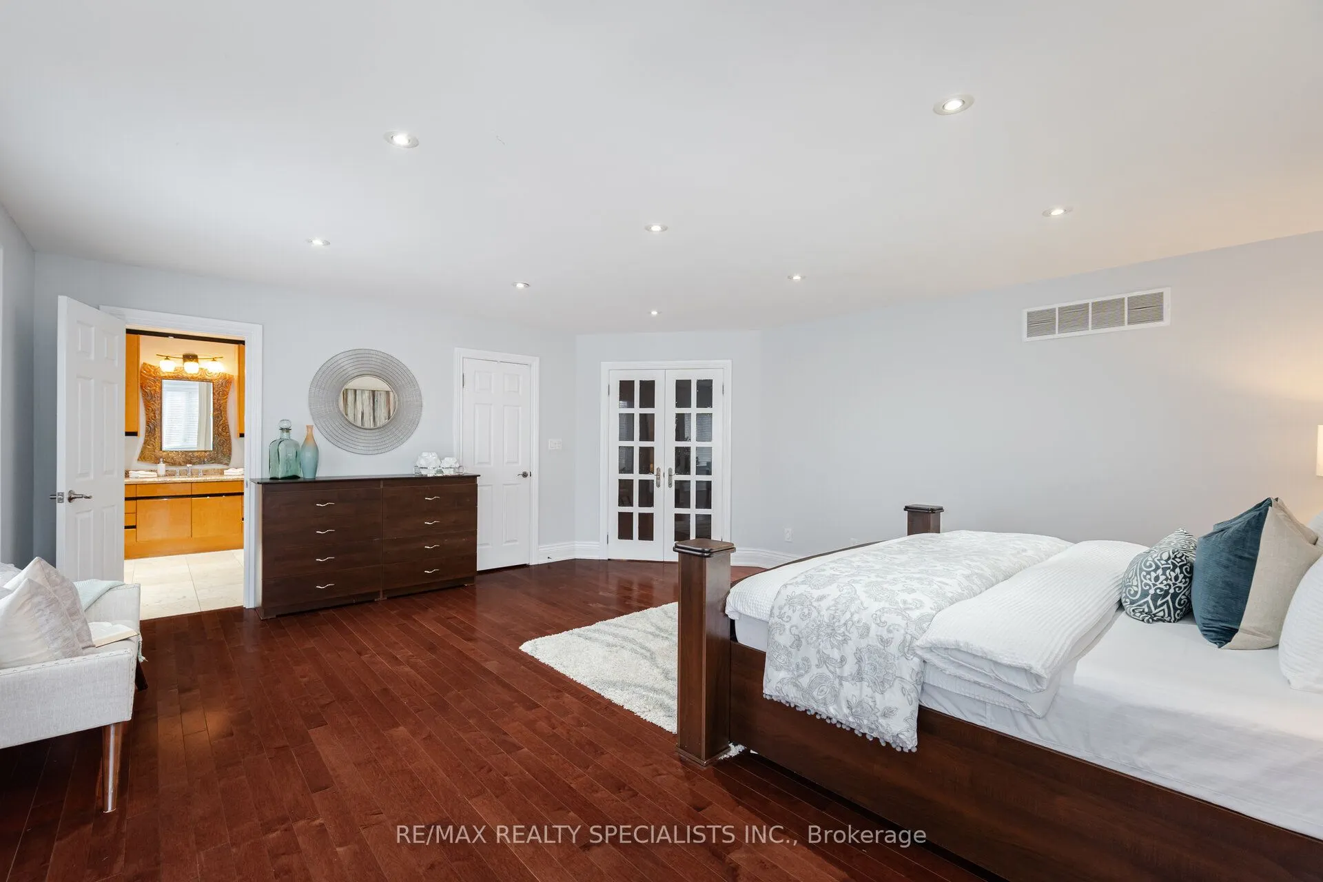 3 Valley Hill Drive