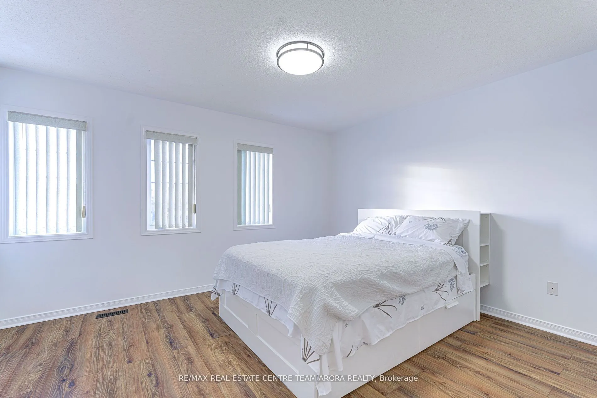 15 Roundstone Drive
