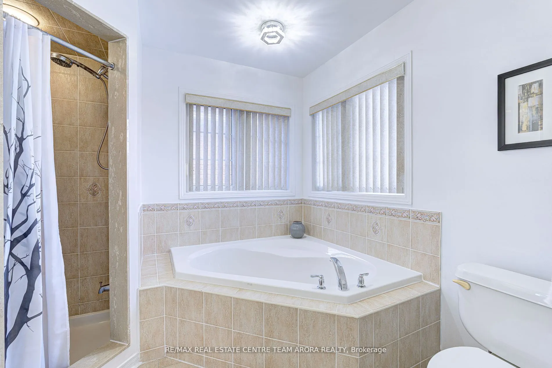 15 Roundstone Drive