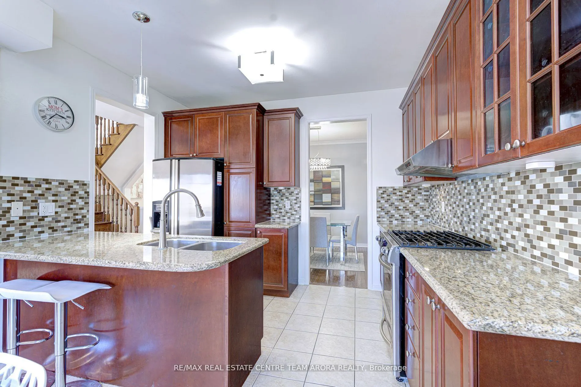 15 Roundstone Drive
