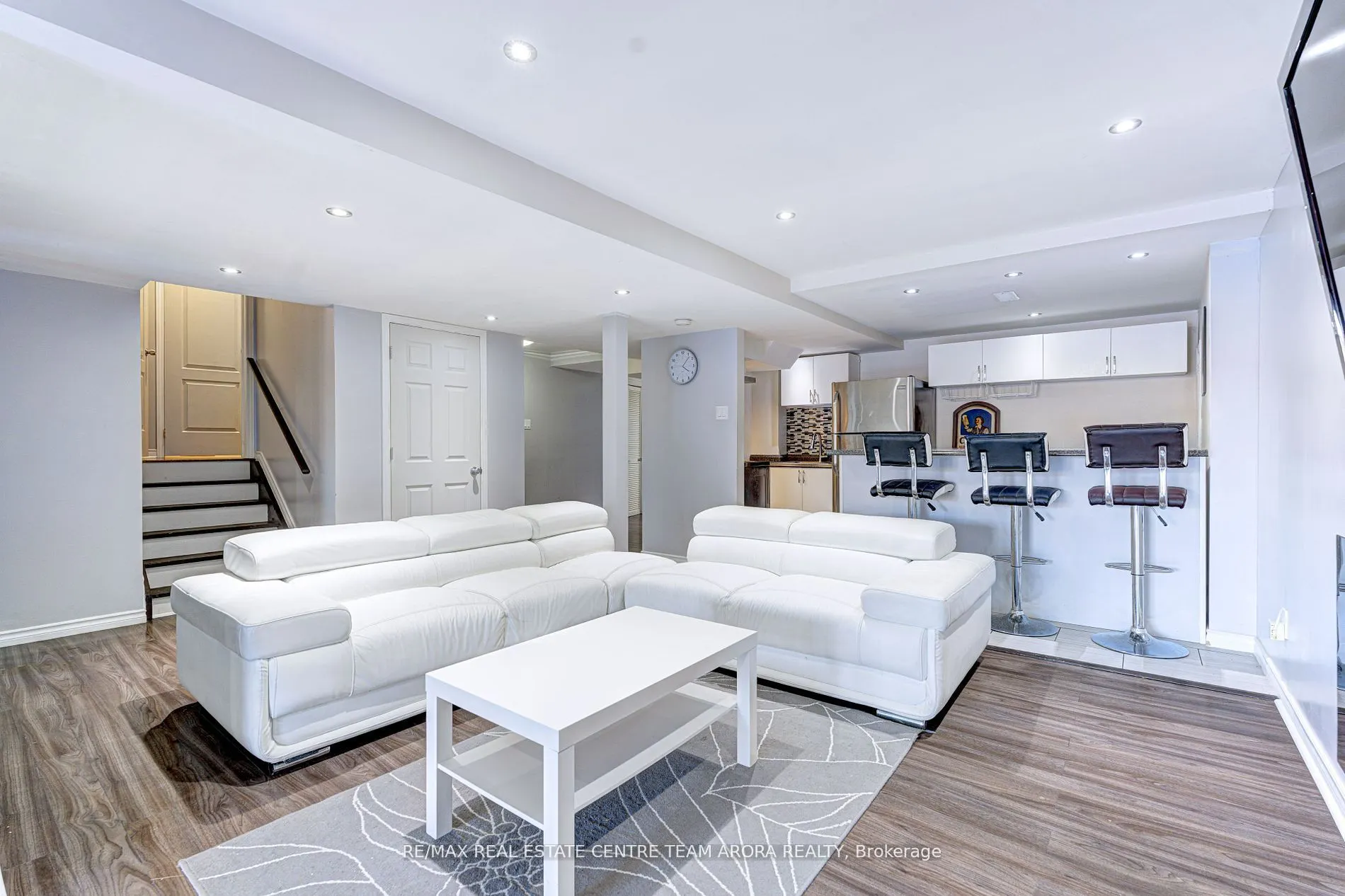 15 Roundstone Drive