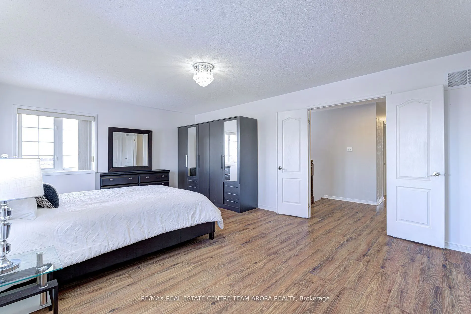 15 Roundstone Drive