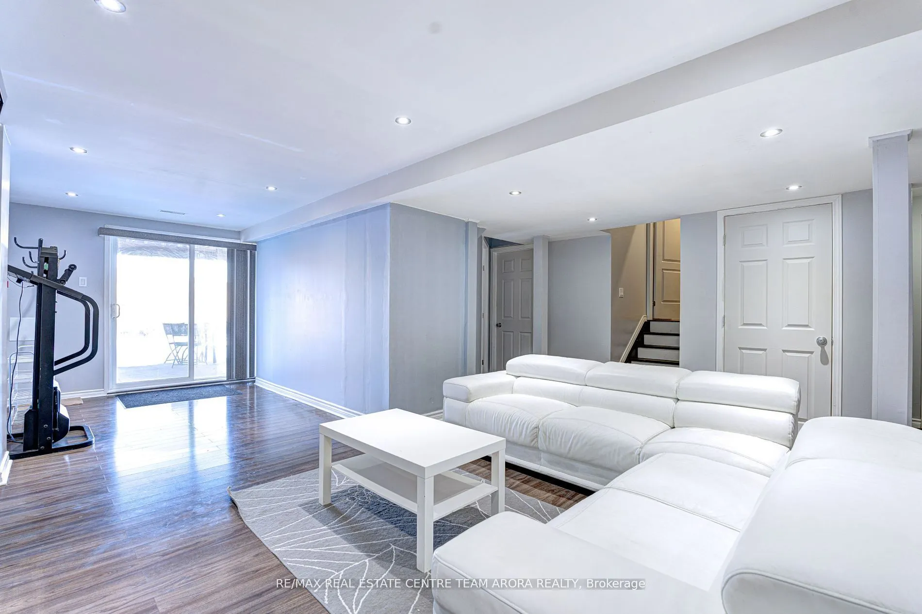 15 Roundstone Drive