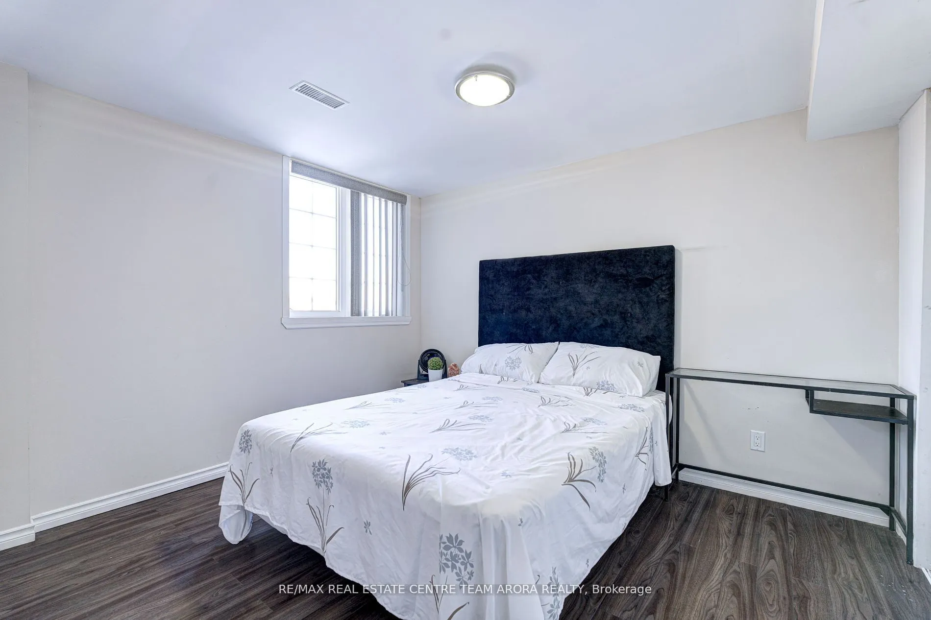 15 Roundstone Drive