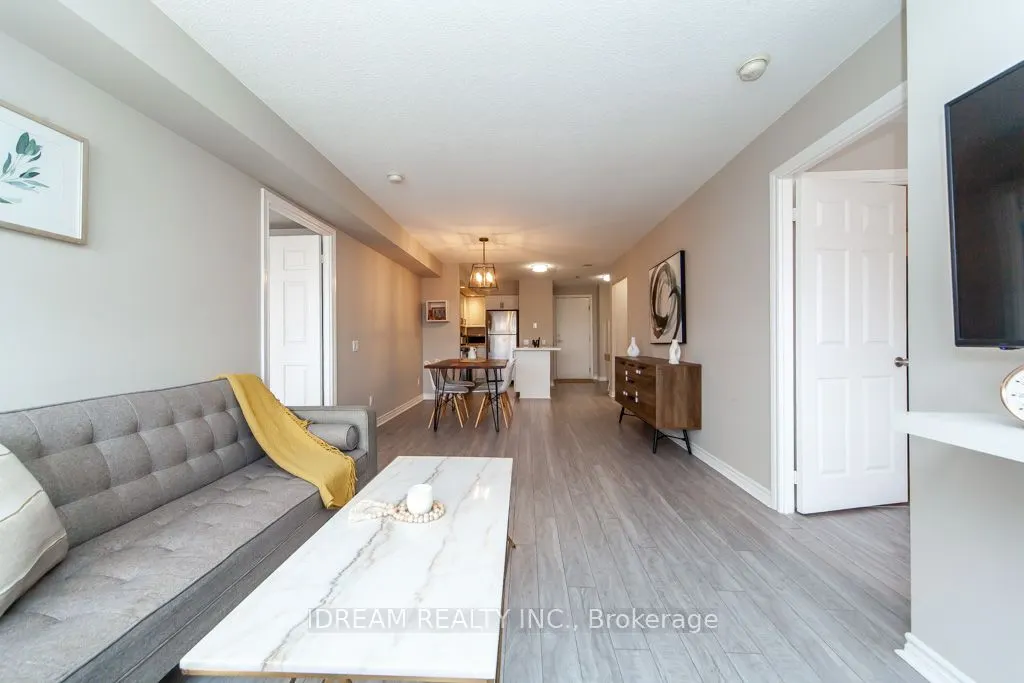 5229 Dundas Street W, #907