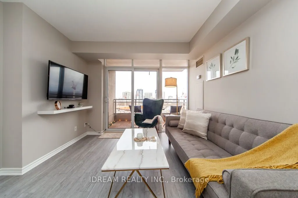 5229 Dundas Street W, #907