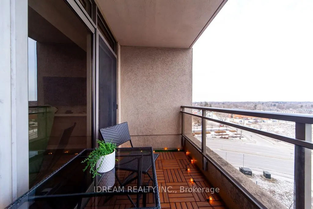 5229 Dundas Street W, #907