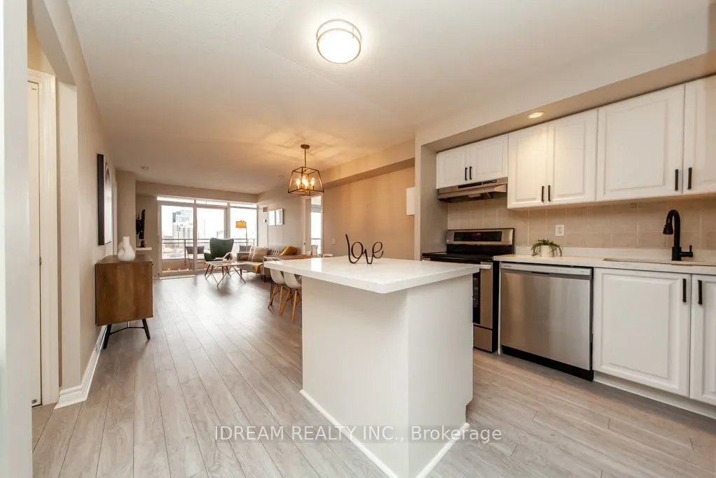 5229 Dundas Street W, #907