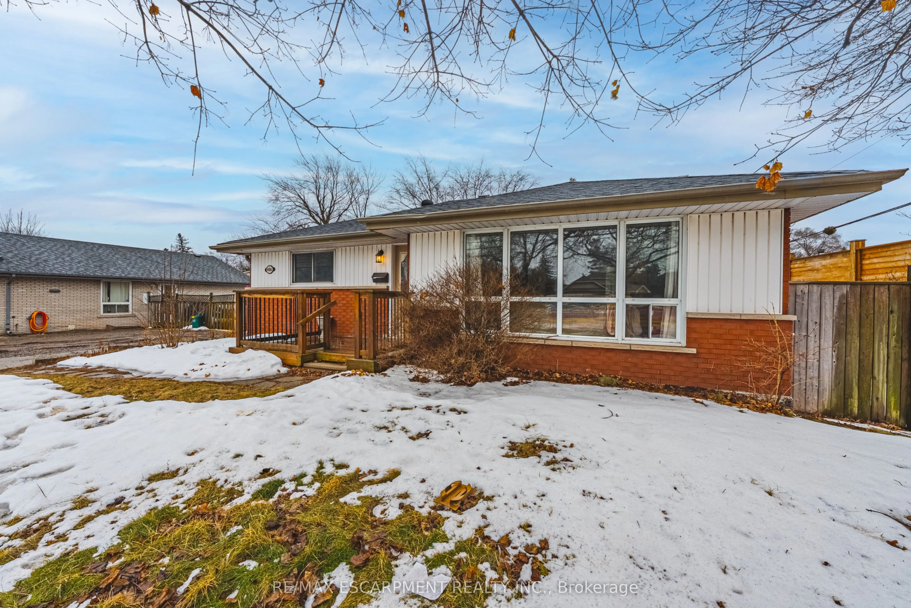 406 Appleby Line